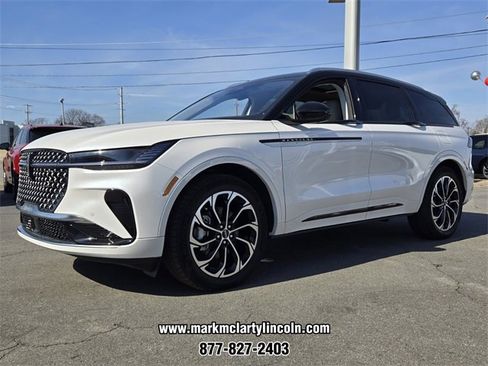 New 2026 Lincoln Nautilus Reserve image 5