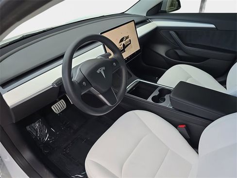Used 2022 Tesla Model 3 Performance image 19