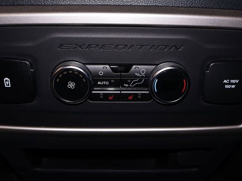 Certified 2024 Ford Expedition Limited AWD/4WD image 17