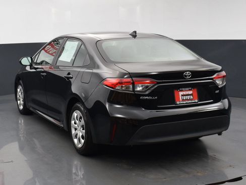Used 2026 Toyota Corolla LE FWD image 3