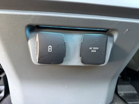 Used 2024 Ford F150 XLT w/ Mobile Office Package image 42