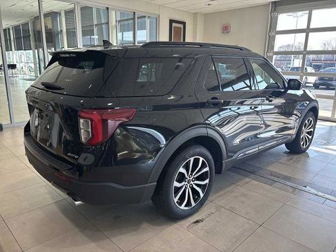 Certified 2023 Ford Explorer ST-Line image 3