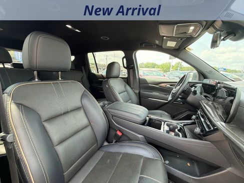 Used 2025 Chevrolet Traverse High Country w/ LPO, Floor Liner Package FWD image 6