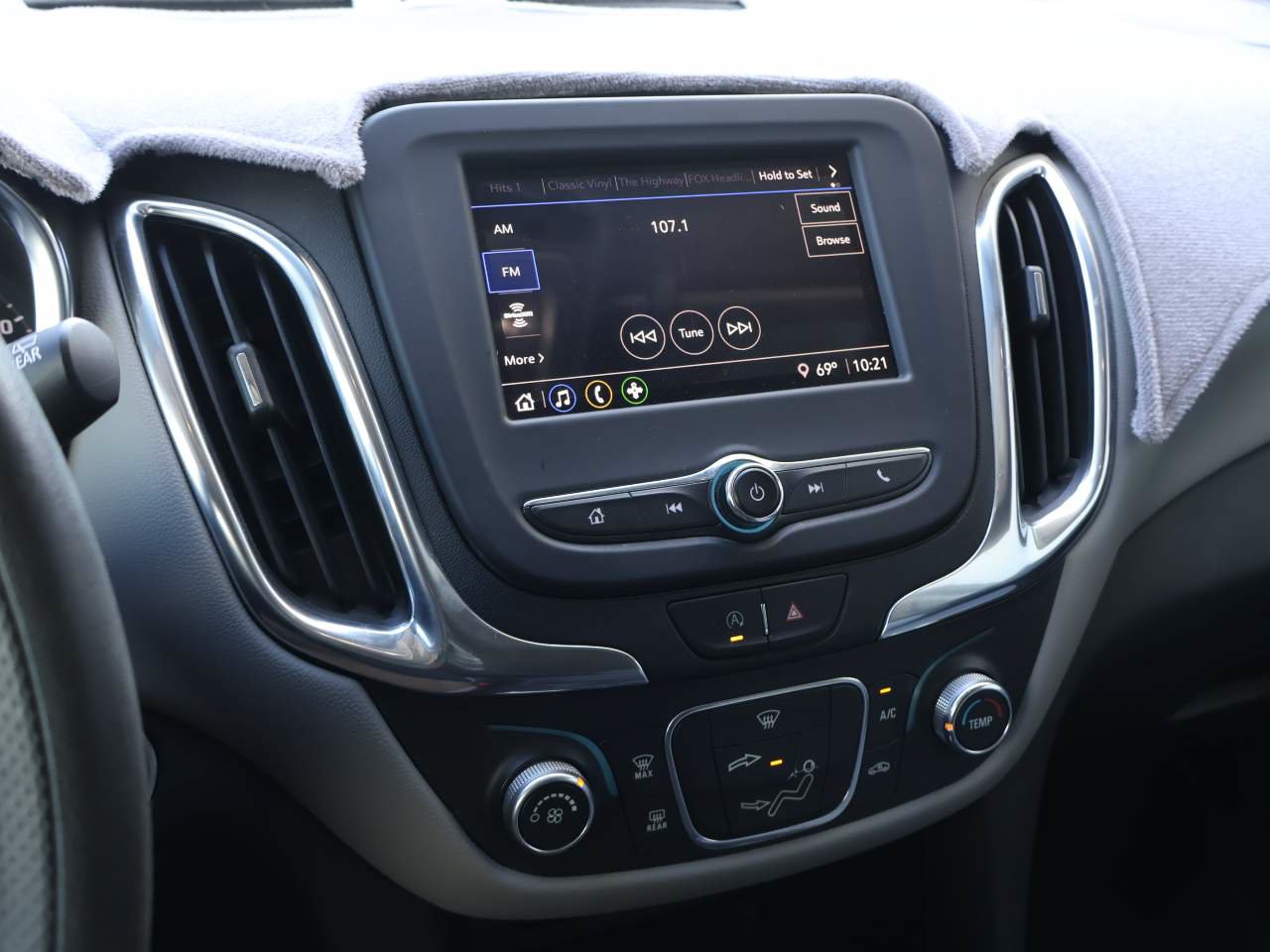 Used 2022 Chevrolet Equinox LS w/ LS Convenience Package FWD image 12