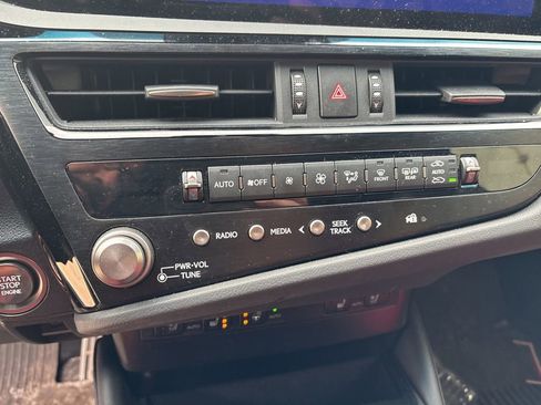 Used 2023 Lexus ES 350 F Sport image 17