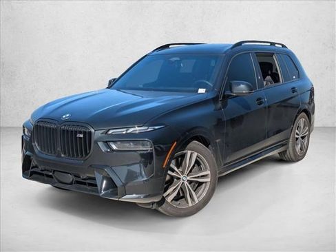 Used 2026 BMW X7 M60i w/ Executive Package image 1