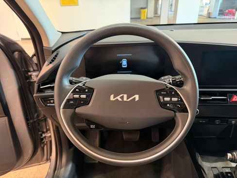 Used 2026 Kia Niro LX FWD image 22
