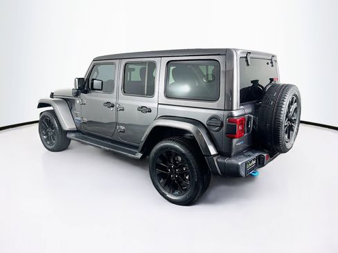 Used 2022 Jeep Wrangler Unlimited Sahara AWD/4WD image 5