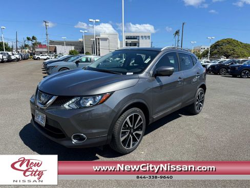 Used 2018 Nissan Rogue Sport SL FWD image 1