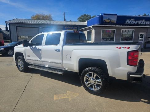 Used 2019 Chevrolet Silverado 2500 High Country w/ Duramax Plus Package image 5
