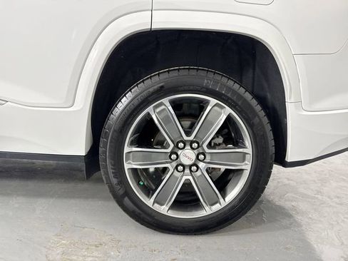 Used 2019 GMC Acadia Denali image 5