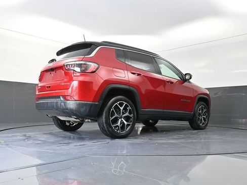 Used 2025 Jeep Compass Limited AWD/4WD image 37