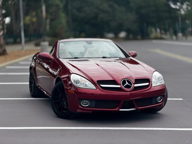 Used 2010 Mercedes-Benz SLK 300 image 1