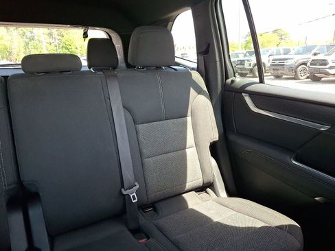 Certified 2025 GMC Acadia Elevation FWD image 15