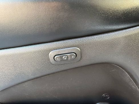 Used 2020 Jeep Grand Cherokee Limited image 16