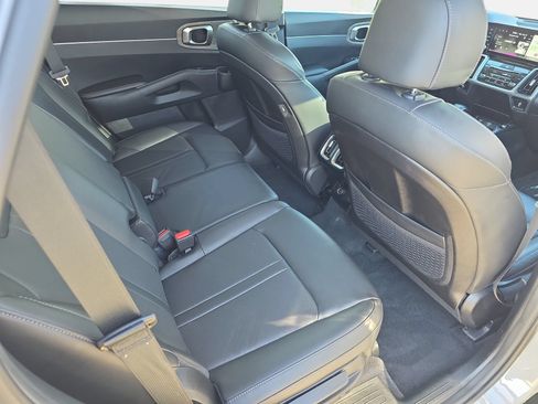 Used 2023 Kia Sorento S w/ Panoramic Sunroof Package AWD/4WD image 11