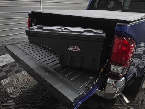 Used 2022 Toyota Tacoma SR5 AWD/4WD image 11