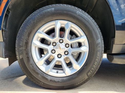 Used 2025 Chevrolet Tahoe LT AWD/4WD image 17