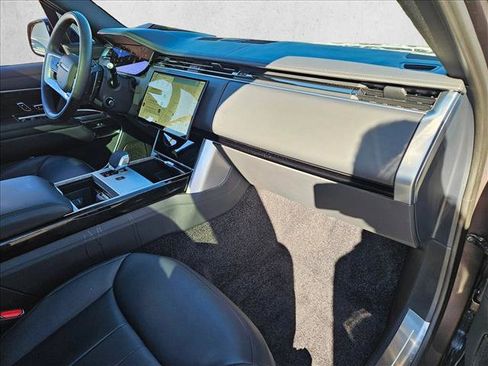 Used 2025 Land Rover Range Rover Long Wheelbase Autobiography image 23