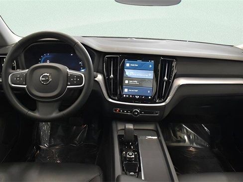 Used 2025 Volvo S60 B5 Core image 5