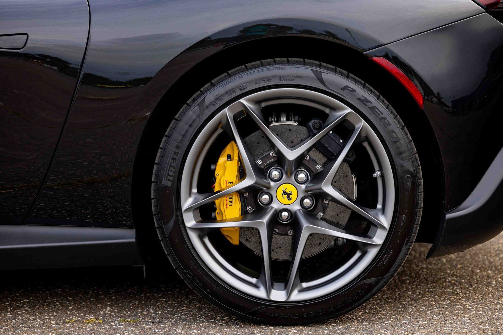 Used 2022 Ferrari Roma RWD image 19