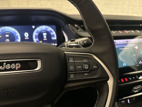 New 2026 Jeep Grand Cherokee Limited AWD/4WD image 37