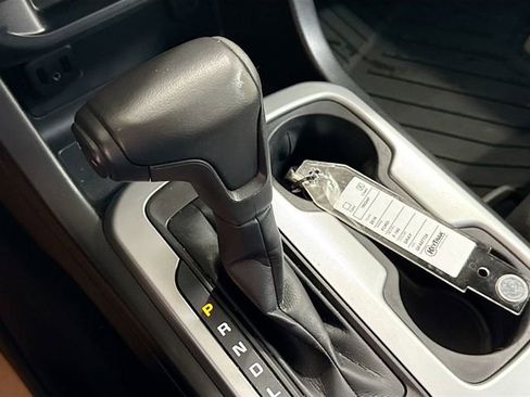 Used 2021 Chevrolet Colorado LT w/ LT Convenience Package image 17