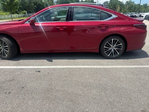 Used 2024 Lexus ES 350 w/ Premium Package FWD image 4