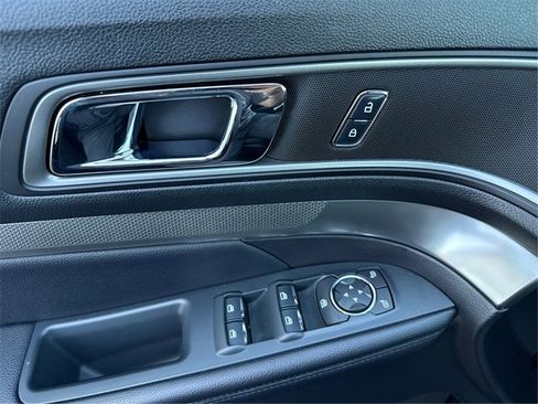 Used 2019 Ford Explorer XLT w/ Class III Trailer Tow Package image 20