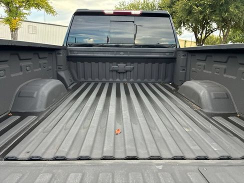Used 2025 Chevrolet Silverado 2500 LT w/ Leather Package AWD/4WD image 11