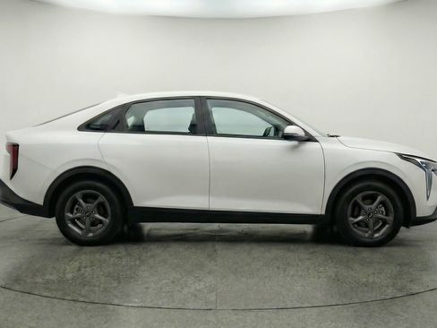Used 2025 Kia K4 LXS image 11