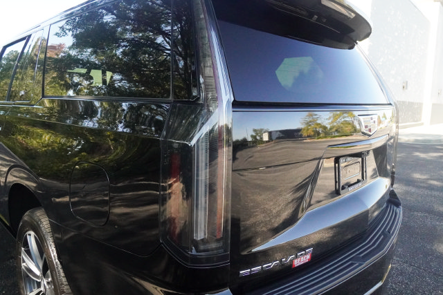 Used 2025 Cadillac Escalade ESV Sport AWD/4WD image 32