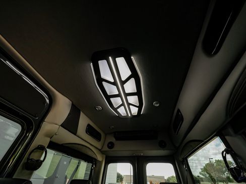 Used 2023 Mercedes-Benz Sprinter 2500 image 80