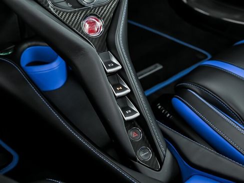 Used 2019 McLaren 720S Performance RWD image 40