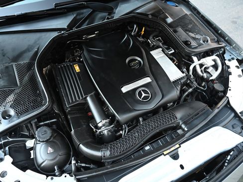 Used 2018 Mercedes-Benz C 300 4MATIC Sedan image 12