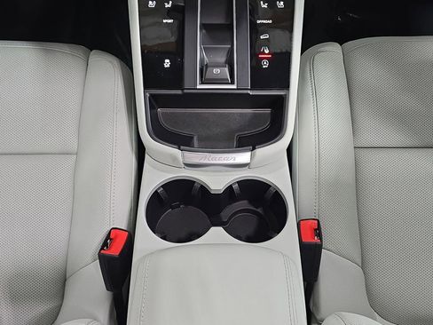 New 2026 Porsche Macan image 20