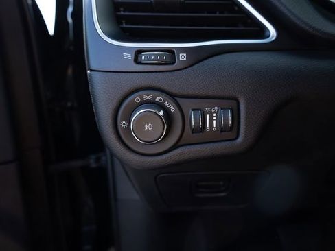 Used 2020 Jeep Cherokee Trailhawk w/ Cold Weather Group image 15