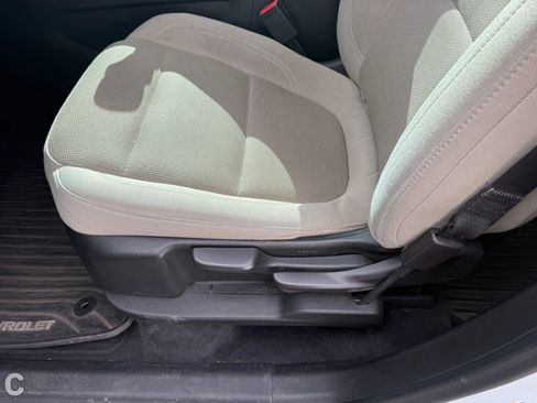 Certified 2023 Chevrolet Traverse LS FWD image 21