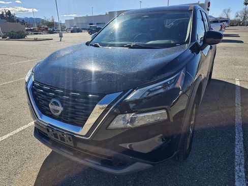 Used 2022 Nissan Rogue SV image 9