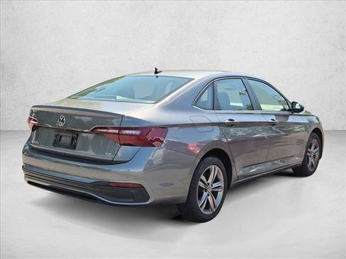 Used 2024 Volkswagen Jetta SE FWD image 5