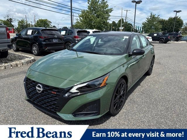 New 2026 Nissan Altima 2.5 SR w/ SR Midnight Edition Package FWD image 3