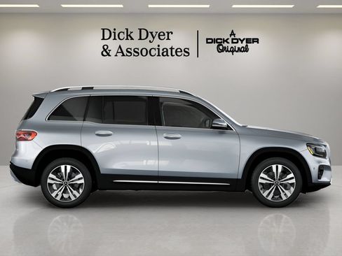 Used 2026 Mercedes-Benz GLB 250 image 5