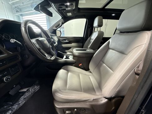 Used 2021 Chevrolet Suburban LT w/ LT Signature Package AWD/4WD image 14