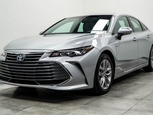Used 2021 Toyota Avalon XLE w/ Moonroof Package image 6