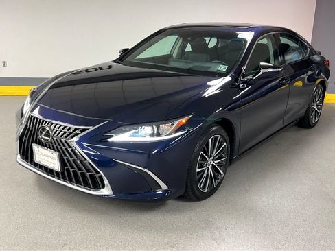 Certified 2025 Lexus ES 350 w/ Premium Package FWD image 3