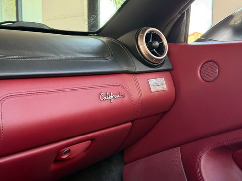 Used 2010 Ferrari California RWD image 43