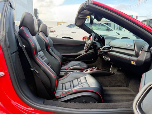 Used 2015 Ferrari 458 Spider RWD image 61