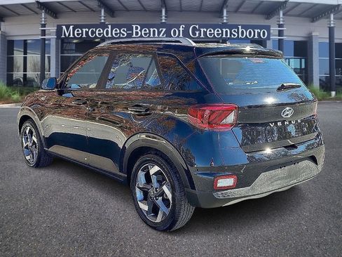 Used 2023 Hyundai Venue SEL w/ Cargo Package image 5