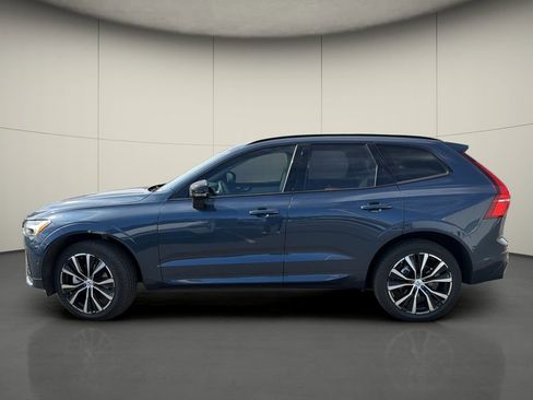 Used 2018 Volvo XC60 T5 Momentum w/ Convenience Package AWD/4WD image 4