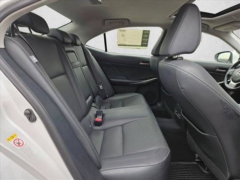 Used 2018 Lexus IS 300 w/ Comfort Package RWD image 18